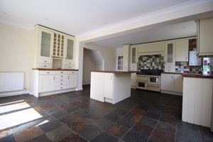 Kitchen/Diner- click for photo gallery